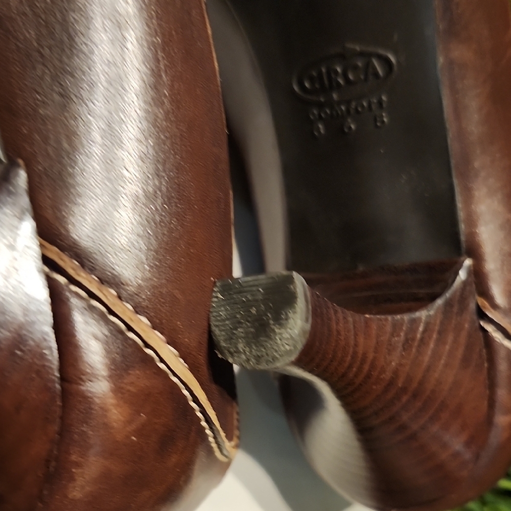 Joan & David Dark Brown Leather Flats - Picture 9 of 11
